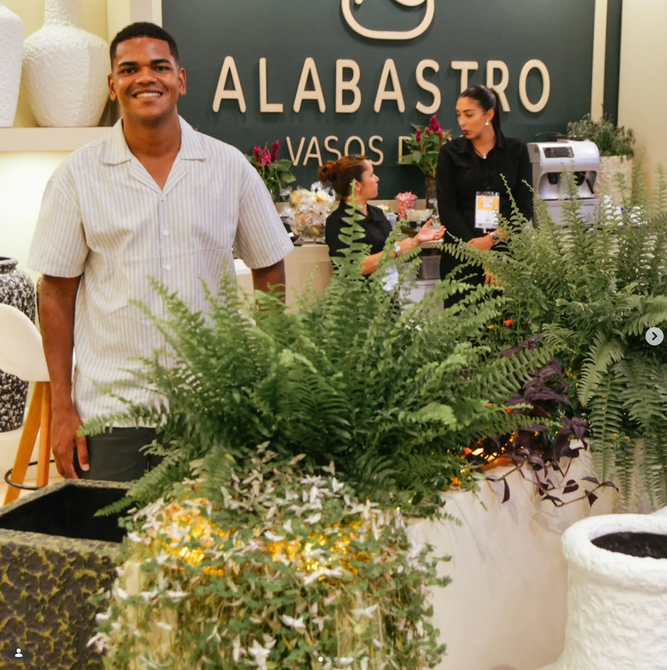 Registro de feira ou showroom da Alabastro.